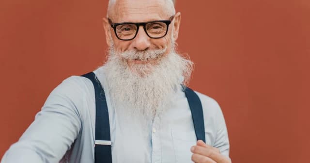 Jak się ubrać po 60-tce: 7 porad dla modnych seniorów Jak się ubrać po 60-tce: 7 porad dla modnych seniorów